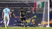 PersonalBranding/soccer/shot.jpeg